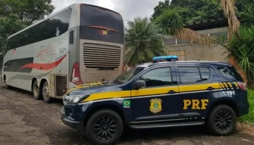 Neste domingo, o órgão já havia apreendido 25 ônibus particulares. Foto: PRF/SP