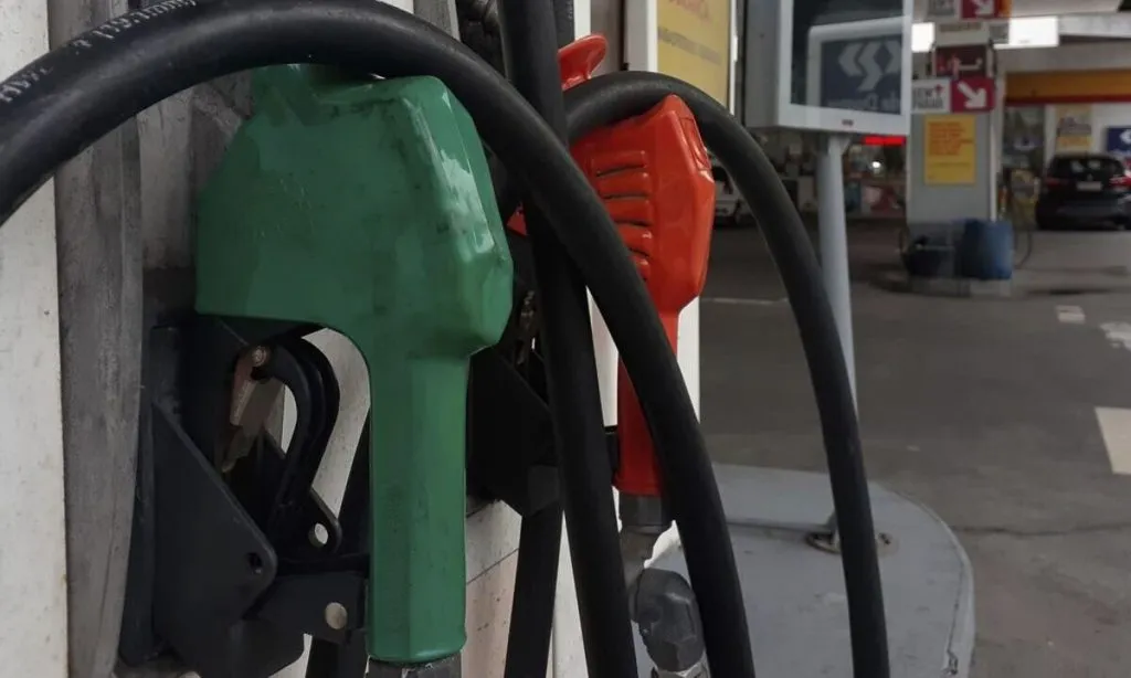 PEC para frear alta dos combustíveis vai ajudar apenas no valor do diesel
