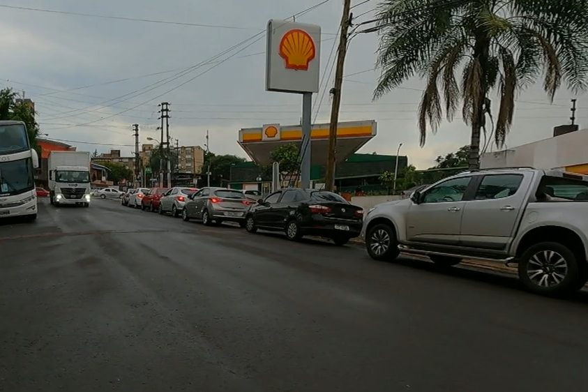 Alta da gasolina faz brasileiros cruzarem fronteira com Argentina