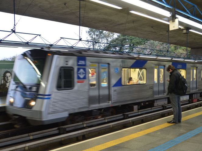 SP: Negociações com metroviários não avançam e rodízio é suspenso Agência Brasil