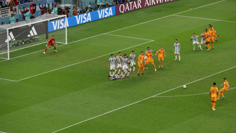 Em jogo dramático, Argentina sofre empate da Holanda, mas