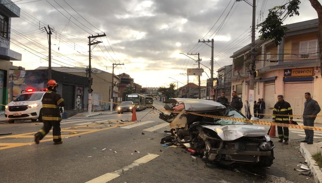 O motorista se recusou a fazer o teste do bafômetro e foi encaminhado para exame clínico Divulgação/Corpo de bombeiros