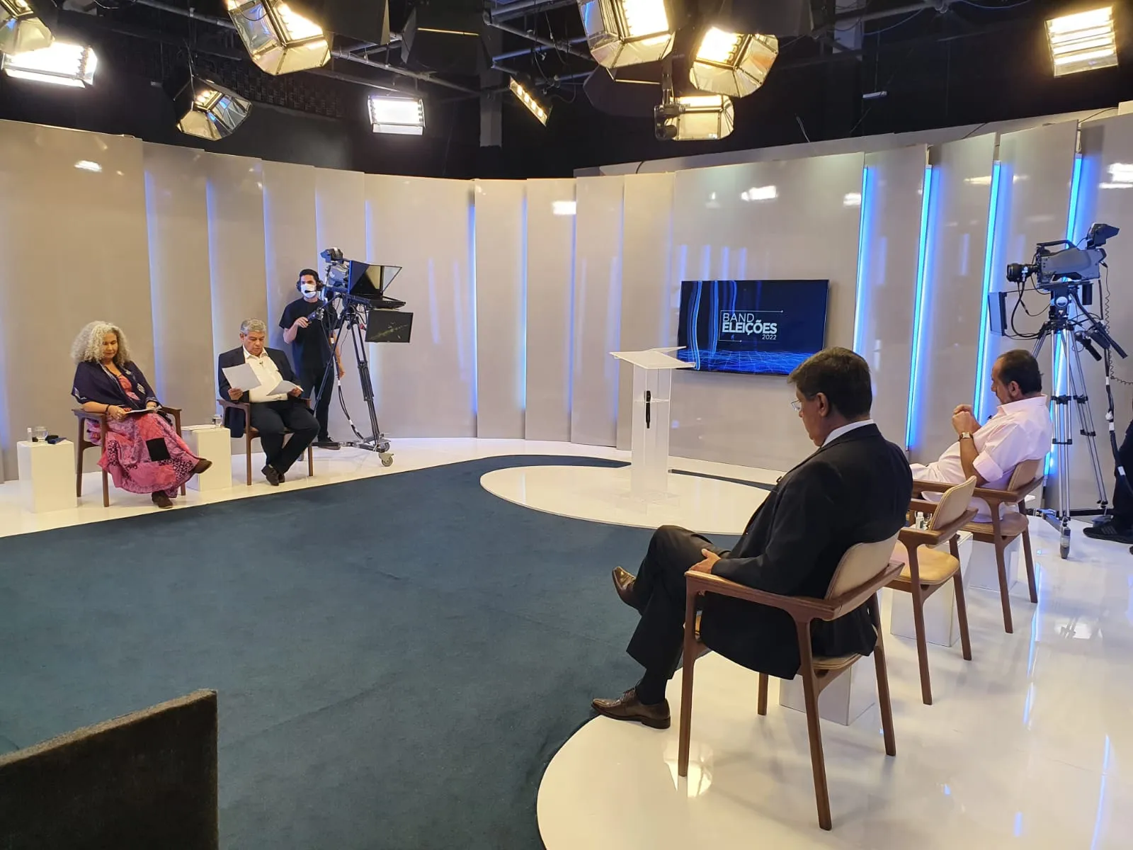 Candidatos ao governo de Minas participam de debate