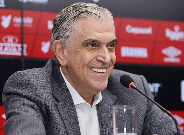 Petraglia exalta Athletico-PR e diz que o clube é maior que o Santos