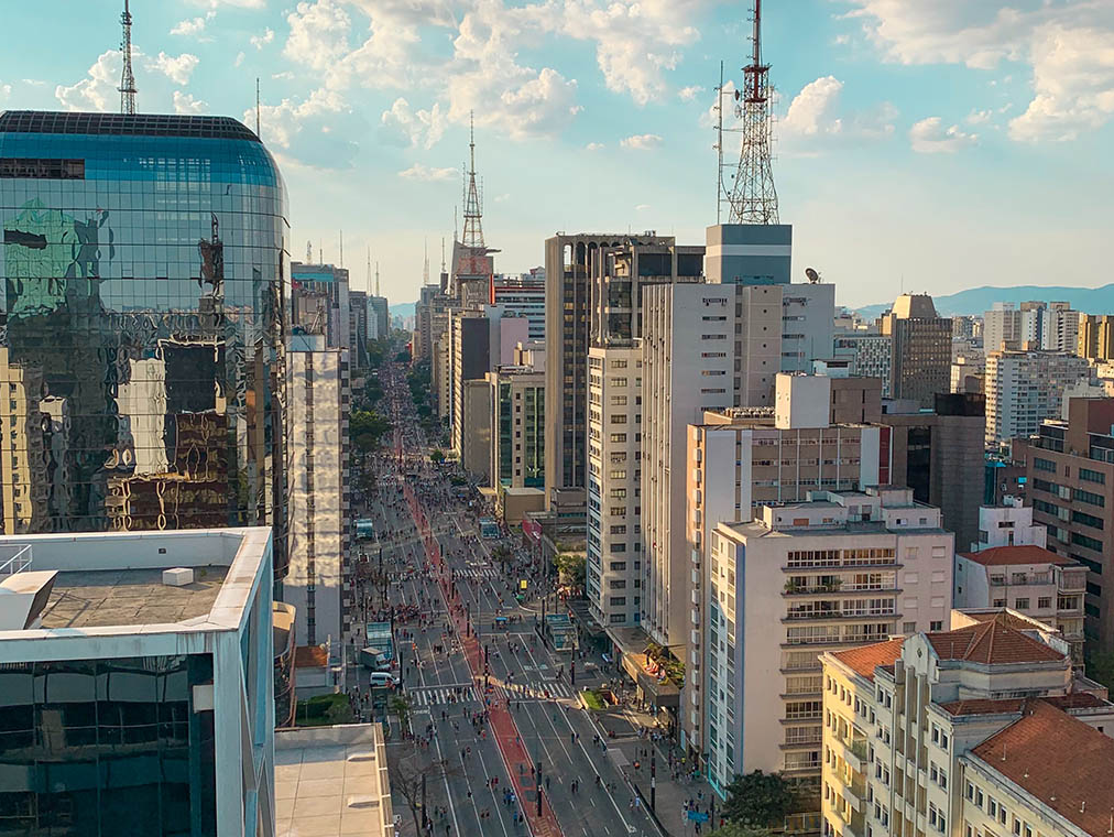 300 aparelhos celulares são roubados por dia na cidade de São Paulo Unsplash