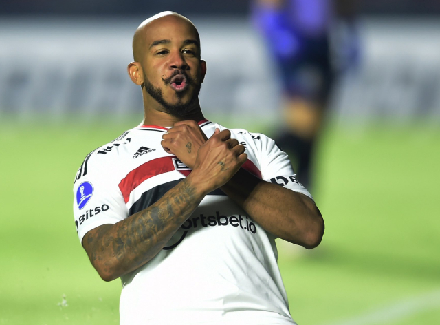 Denílson valoriza vitória do São Paulo e destaca: "Podia ter feito mais gols"