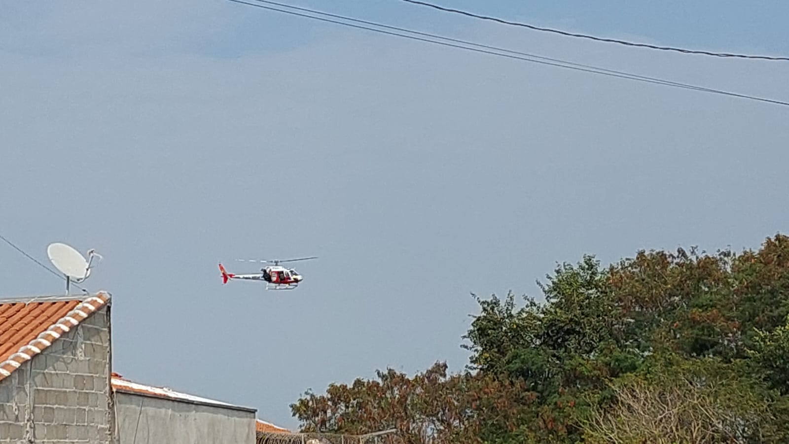 Helicóptero Águia foi acionado para auxiliar nas buscas Lucas Rodrigues/ Band Vale