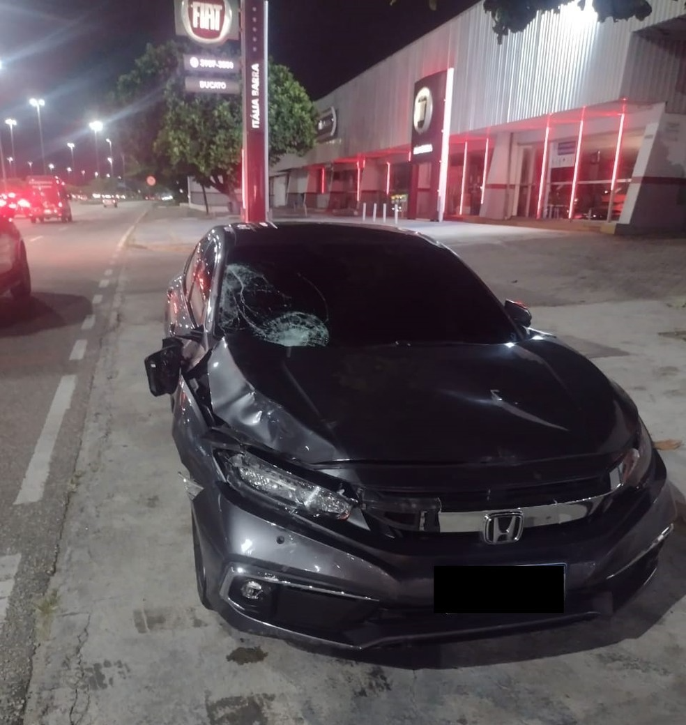 Lateral do Flamengo atropela e mata um ciclista na Barra da Tijuca, RJ