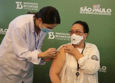 Cobertura vacinal contra a Covid-19 do estado de São Paulo já é maior do que em grandes nações do mundo.