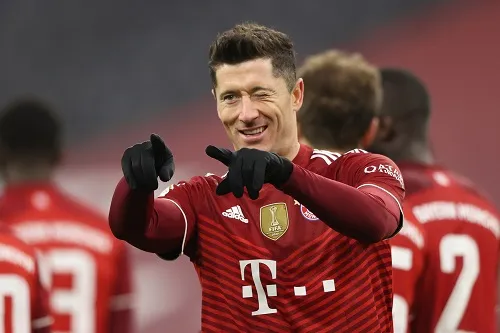 Lewandowski é Eleito Melhor Jogador De 2021 Por Revista Alemã; Messi é ...