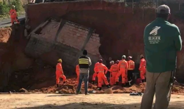 Os bombeiros chegaram ao local, mas encontraram o homem sem vida Corpo de Bombeiros