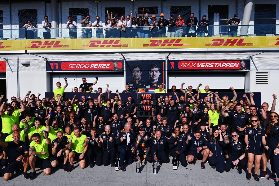 Inspeção de rotina deixou funcionários da equipe para fora do espaço Red Bull Racing