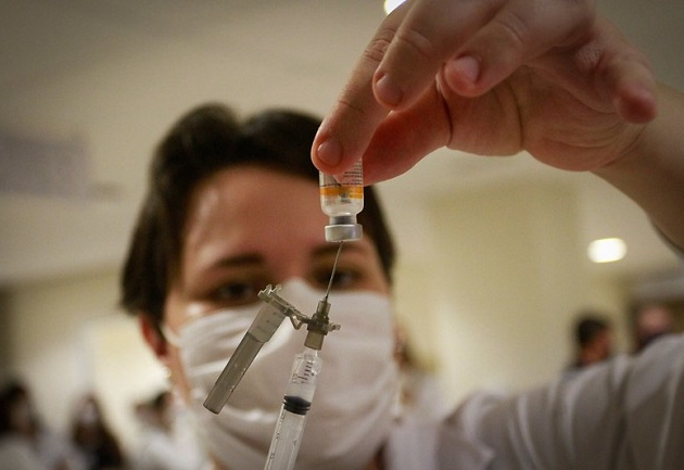 Polícia de MG apura furto de duas doses da CoronaVac em hospital de Janaúba Divulgação/Flickr/Governo do Estado de SP