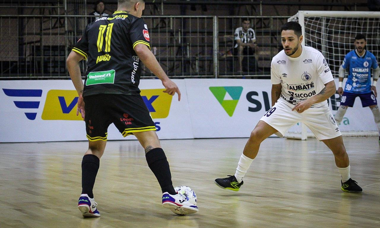 Imagem do jogo em em Uberlândia (MG) pela LNF Divulgação/ Taubaté Umbro Futsal