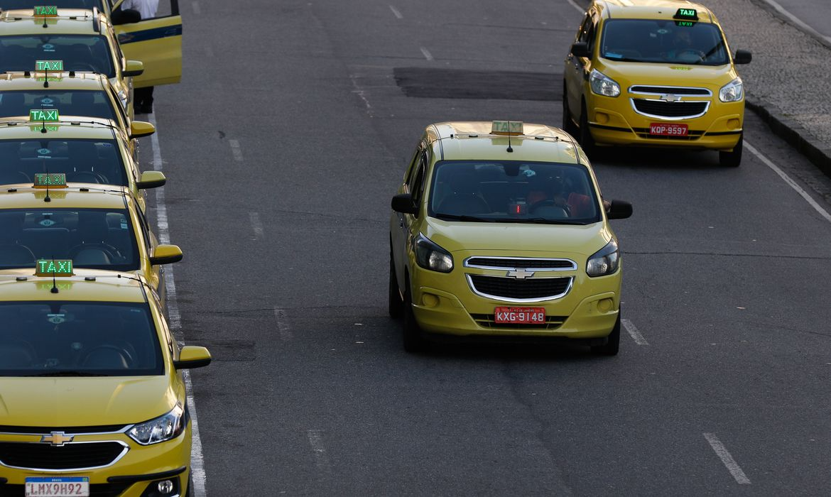 Taxistas vão poder realizar o procedimento conhecido como permuta Fernando Frazão/Agência Brasil