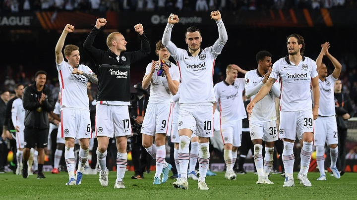 Frankfurt comemora classificação no Camp Nou. UEFA Europa League