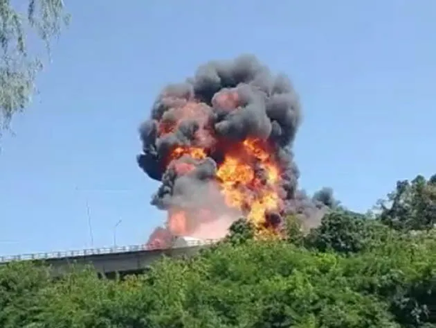 Caminhão que transportava combustível explode no Rio Grande do Sul; veja as imagens
