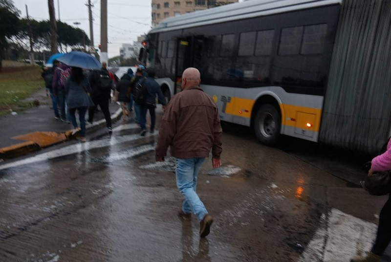 Protesto fecha passagem de ônibus em São Paulo Reprodução/redes sociais