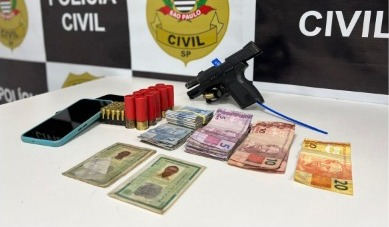 Na operação, foram apreendidas munições e armas Divulgação/ Polícia Civil