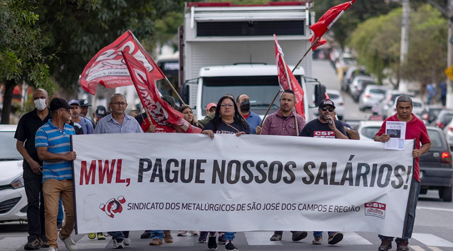 Metalúrgicos da MWL durante passeata Foto/ Roosevelt Cássio