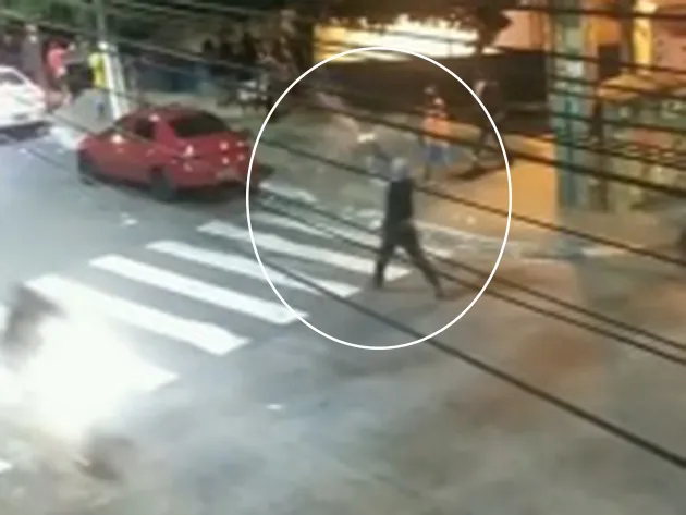 Homem é filmado atirando para cima com fuzil na zona norte de São Paulo
