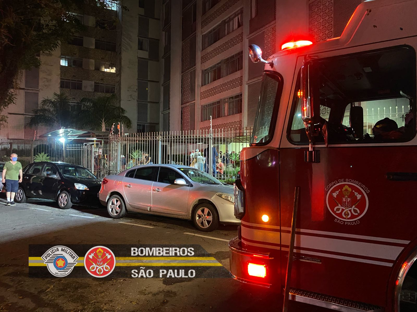 Incêndio em apartamento mobiliza bombeiros no Centro de São José dos Campos Divulgação/Corpo de Bombeiros