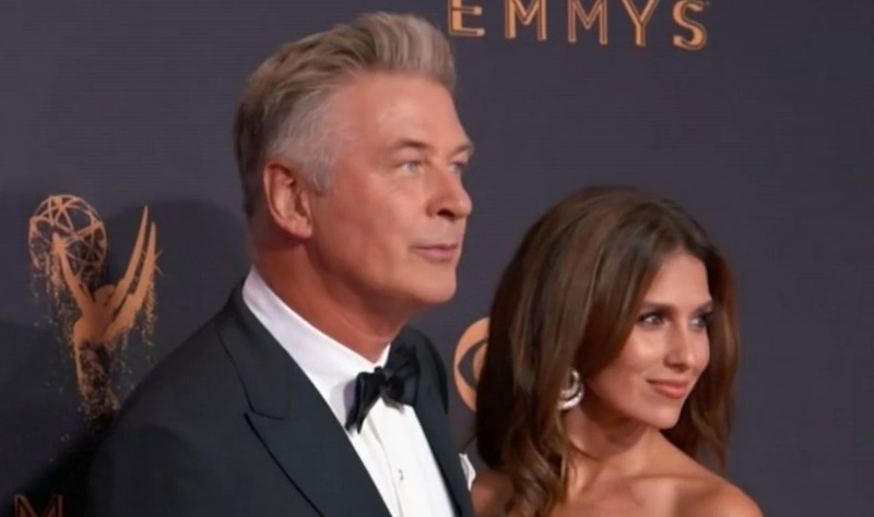 Alec Baldwin chega a acordo com família de diretora baleada em set Reprodução