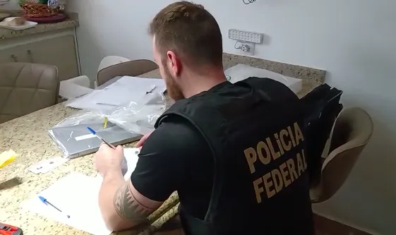 Material apreendido foi levado à Delegacia de Polícia Federal em Campinas (SP)