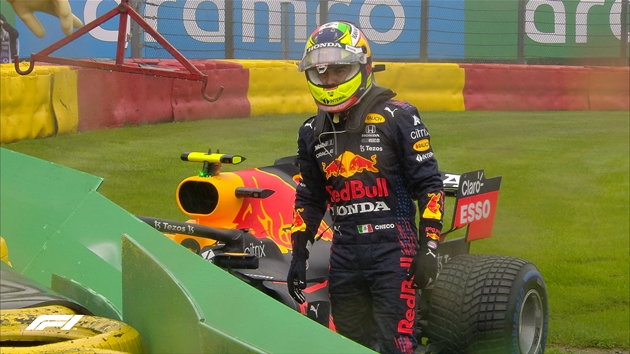 Mexicano da Red Bull foi mais uma vítima da forte chuva em Spa-Francorchamps