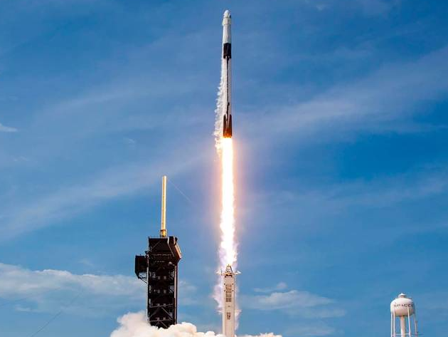 Space X, de Elon Musk, ficará três dias fora da órbita da Terra 