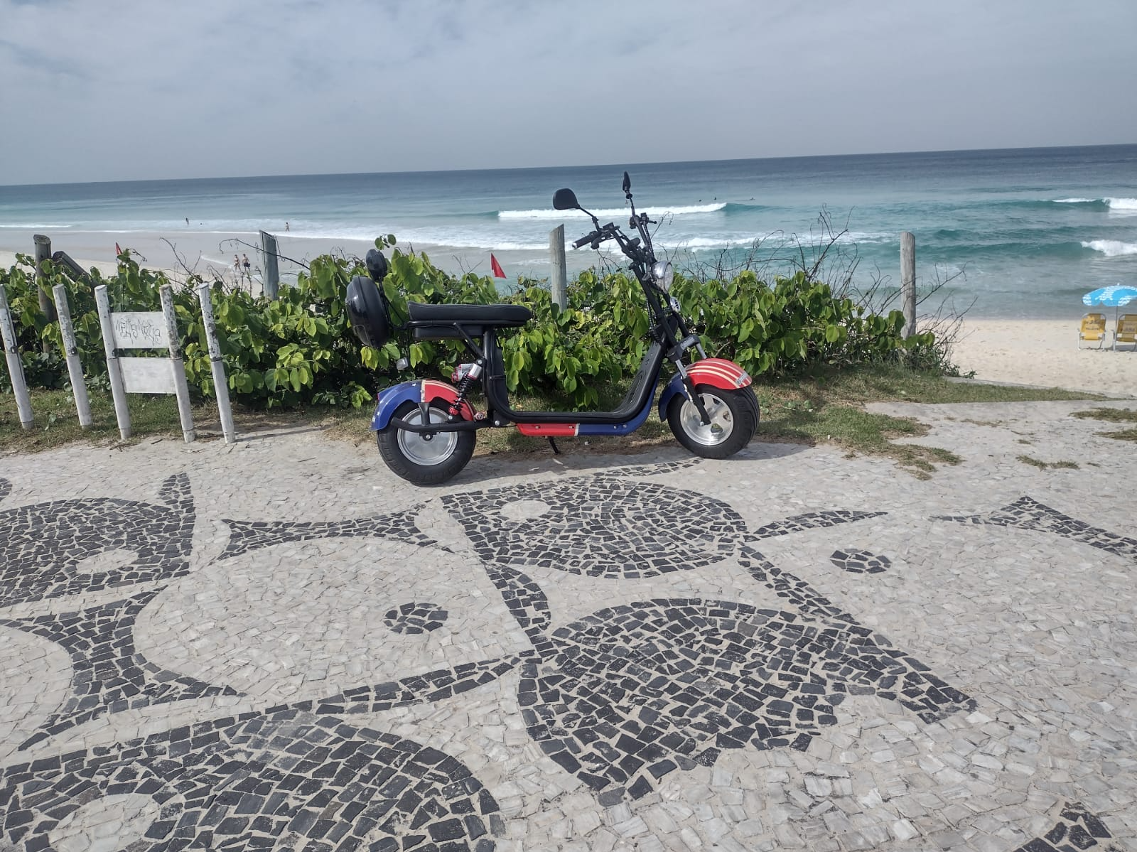 Pedestres ficam expostos a riscos de quem anda pela ciclovia em alta velocidade Gabriela Souza/BandNews FM 