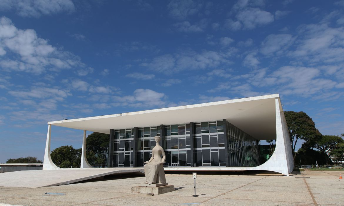 O Partido Novo entrou com uma ação contra o Fundão Foto: Fabio Rodrigues Pozzebom/Agência Brasil