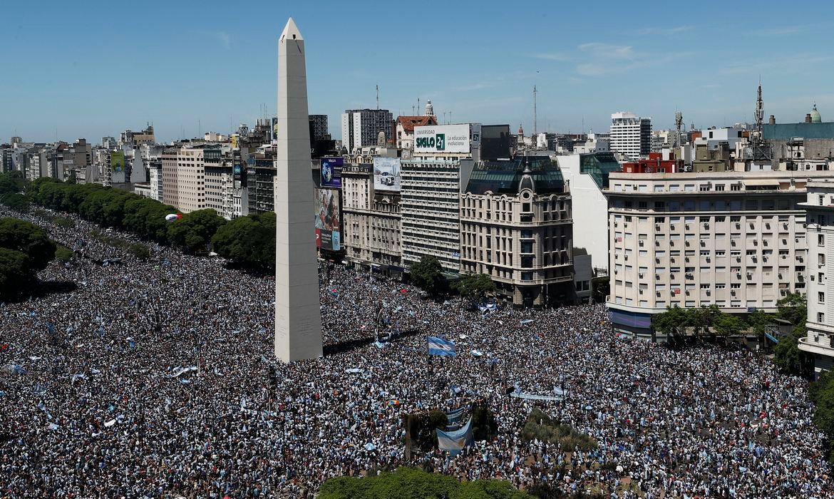 Cerca de 5 milhões de pessoas tomaram as ruas de Buenos Aires Foto: Augustin Marcarian/Reuters