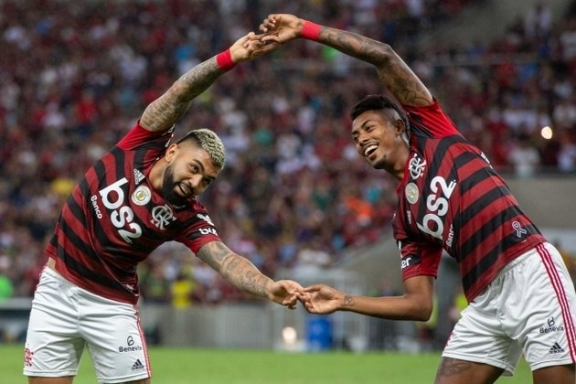 Comemoração clássica da dupla Bruno Henrique e Gabigol João Carlos Gomes