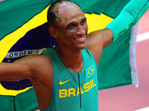 Brasileiro se tornou o 3º mais veloz da história nos 400m com barreiras