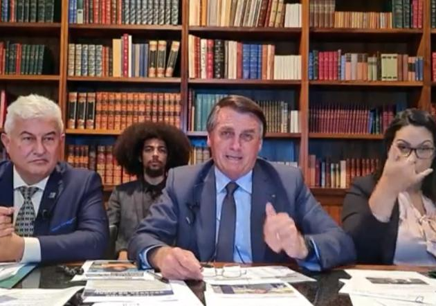 O presidente Jair Bolsonaro ataca, mais uma vez, integrantes da CPI da Pandemia Divulgação / Redes Sociais 