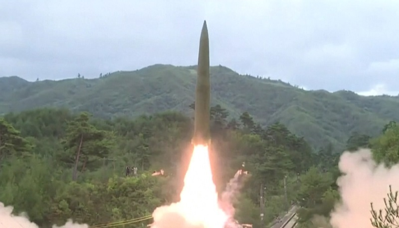 Coreia do Norte dispara dois mísseis de cruzeiro na Costa Oeste do país