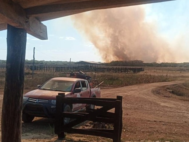 O incêndio começou em um trator da fazenda. Foto: Corpo de Bombeiros