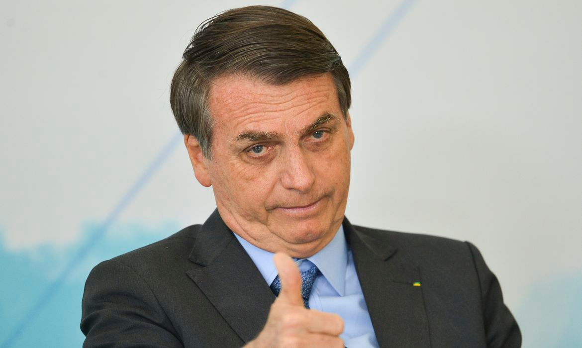 Presidente Jair Bolsonaro anuncia conta de luz com bandeira verde a partir do dia 16 de abril diz que redução pode chegar a 20% | Band