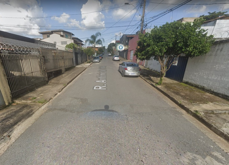 Samu encontrou o garoto desacordado dentro do guarda-roupa, com forte odor desodorante Street View