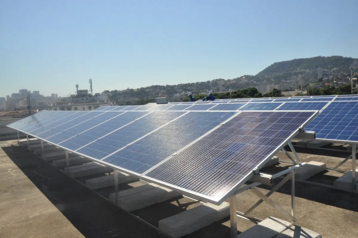Painéis solares diminuem o consumo de energia elétrica