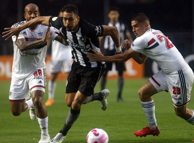 Com Gol De Pênalti, Botafogo Vence O São Paulo No Morumbi | Band