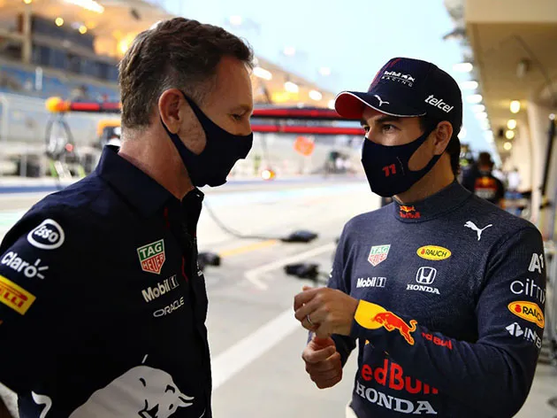 Horner e Pérez conversam no paddock da Fórmula 1