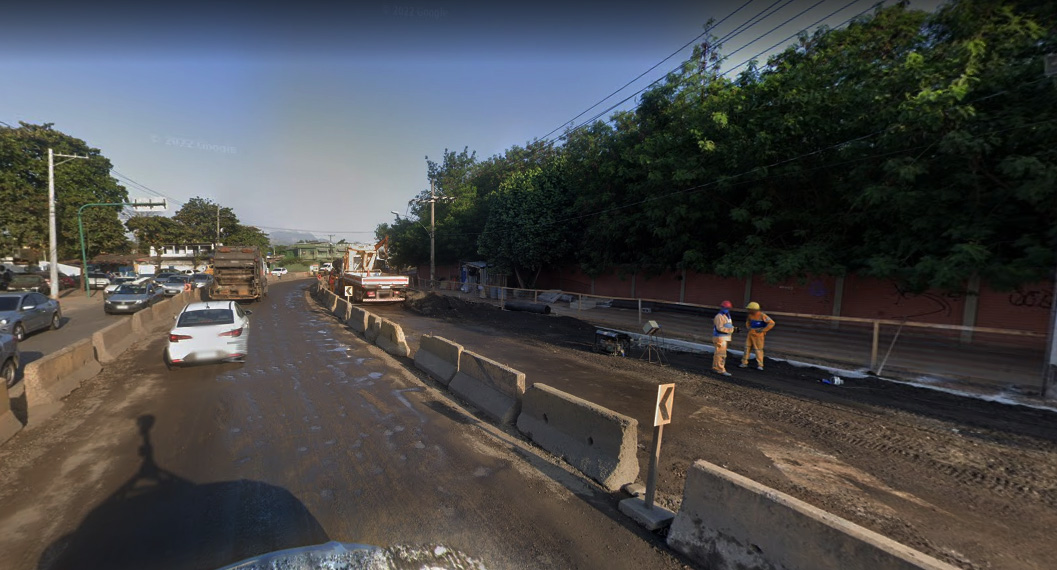 Obras na Estrada do Camboatá atrapalham o trânsito na região Google Maps