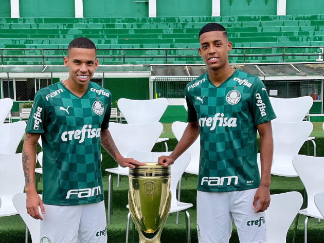 Palmeiras renova contratos de Gustavo Garcia e Vanderlan