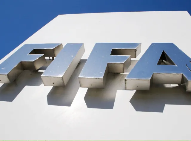 FIFA prorroga suspensão dos contratos de jogadores que atuam na Rússia e Ucrânia