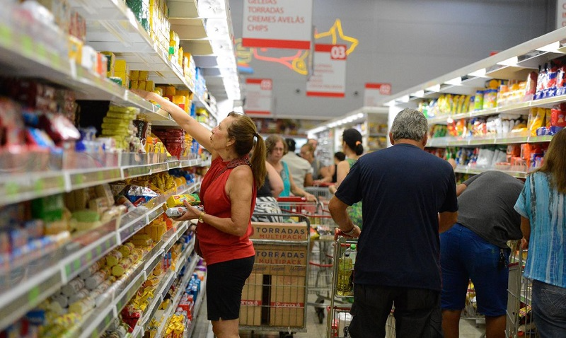 Alimentos puxam prévia da inflação em novembro Tânia Rêgo/Agência Brasil