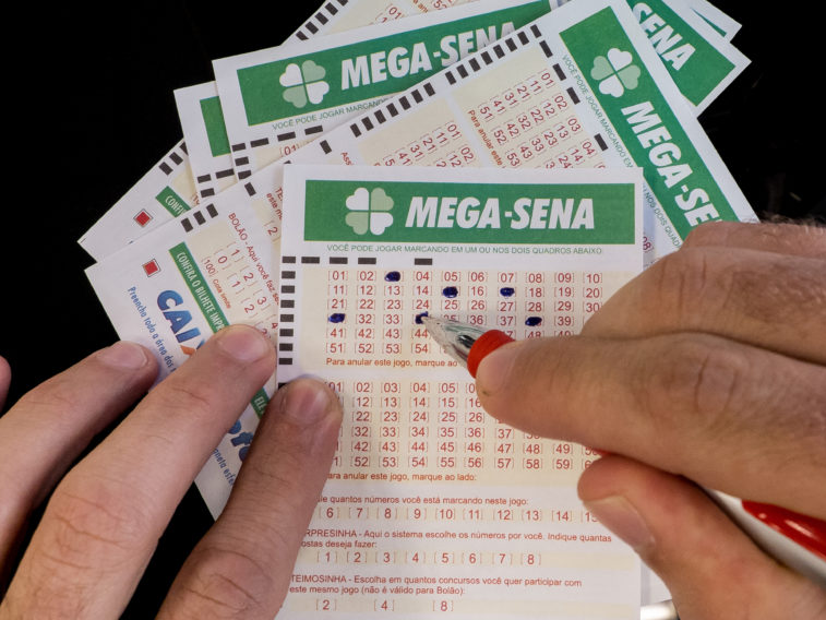 Lotérica pede 'caixinha' após apostador ganhar R$ 94 mi com aposta única da  Mega-Sena em pequena cidade de SP, Santos e Região