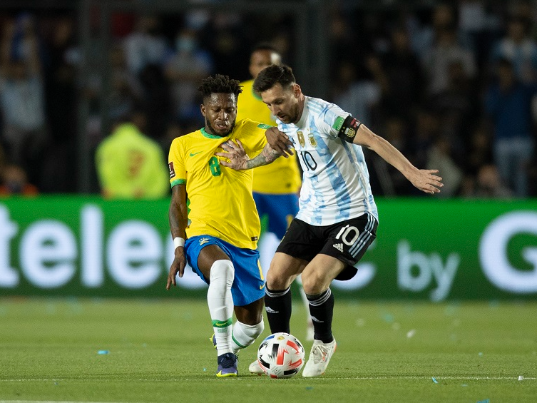 Messi não conseguiu brilhar contra o Brasil Lucas Figueiredo / CBF