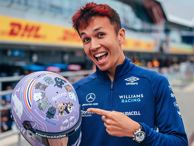 F1: Albon apresenta capacete com homenagem aos ‘pets’ da família em Silverstone
